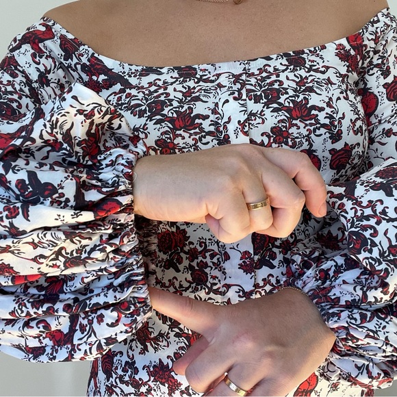 Gorgeous Printed Off Shoulder Top with Puffy Sleeves - Picture 10 of 11